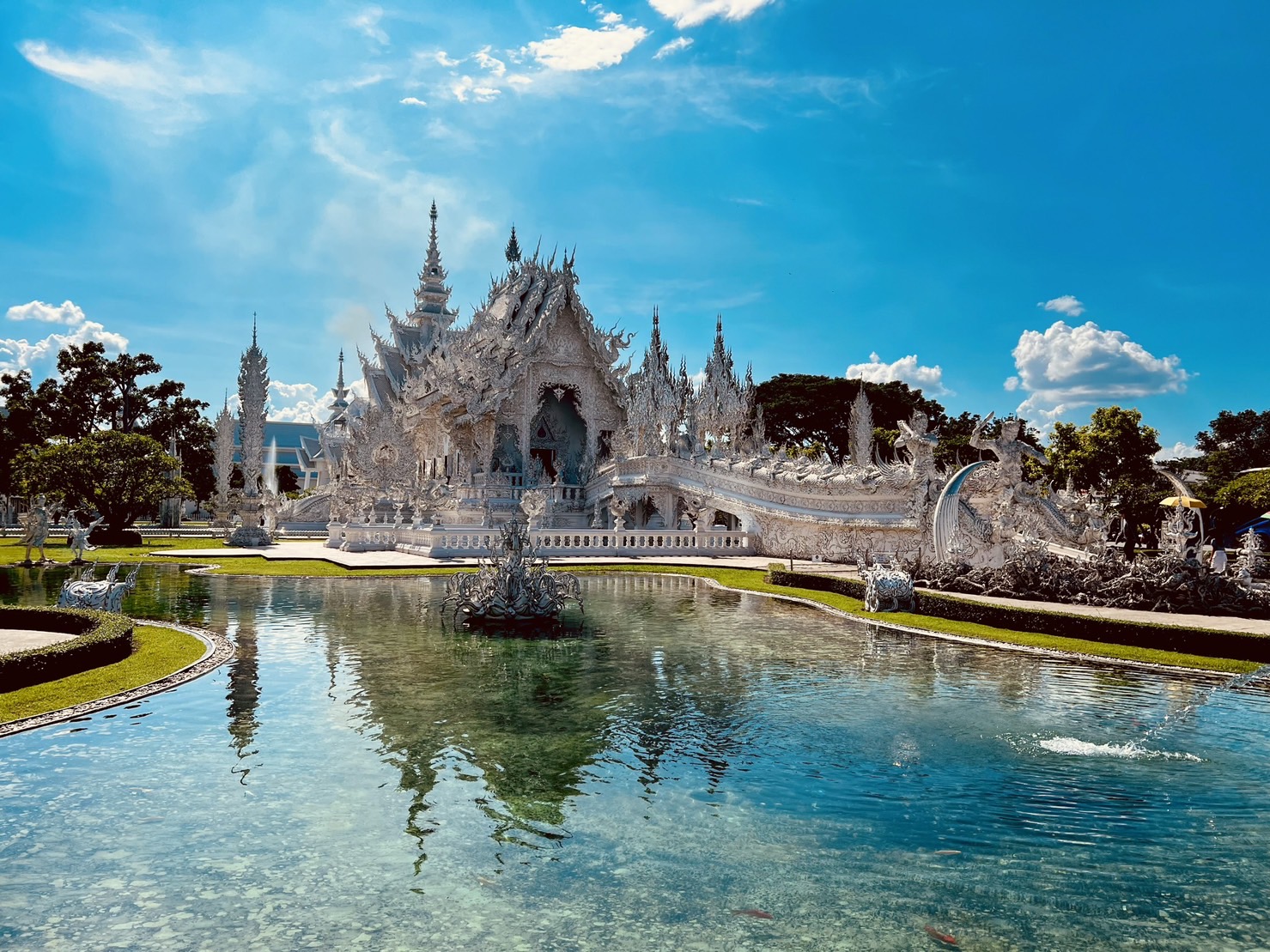 왓 롱 쿤 & 왓 롱 수아 텐 & 라리타 카페