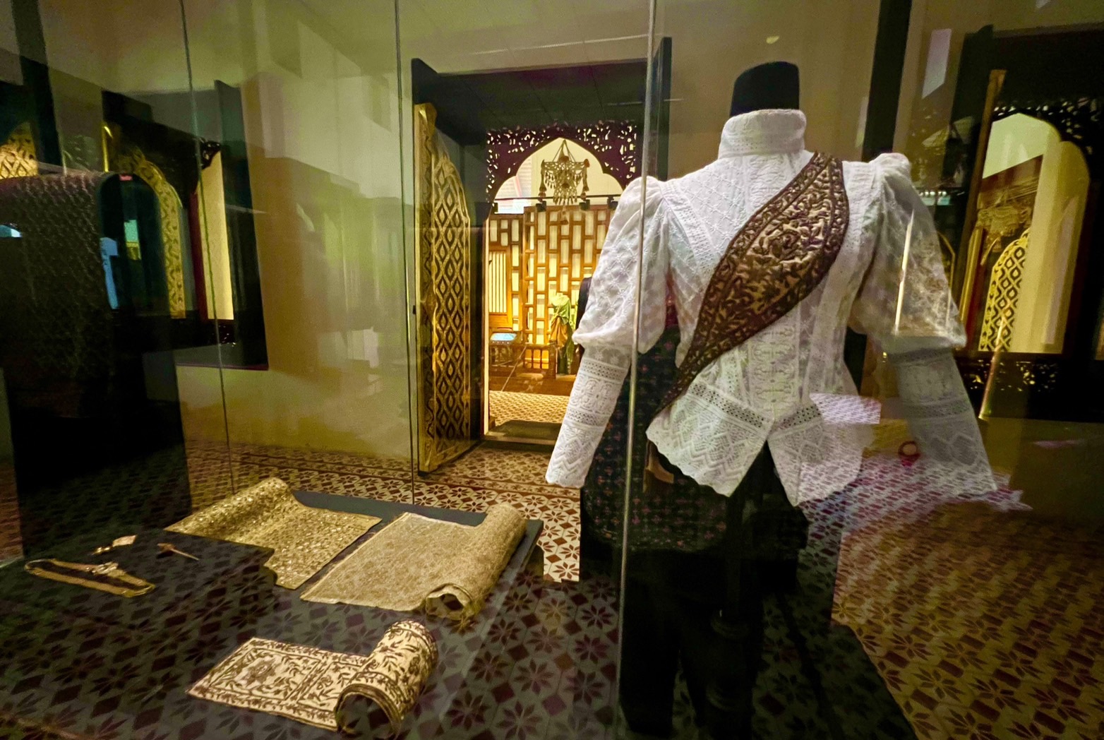 [HAFT DAY] 왓포 & 왓아룬 & 국립박물관 & 나이소이 쇠고기국수 & 카오산로드